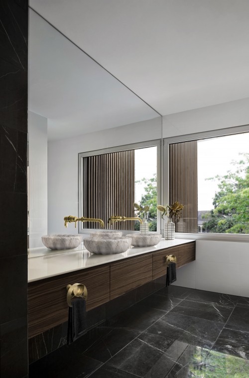 hotel-design-bathroom-with-lotus-vessel-sink