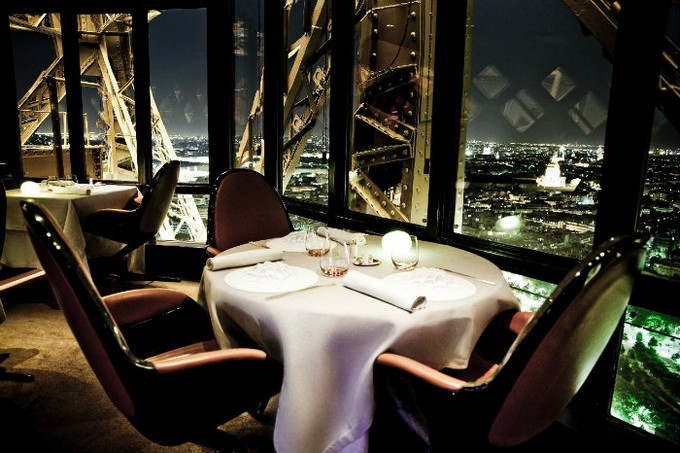 Le-Jules-Verne-Luxury-Restaurant-in-Paris