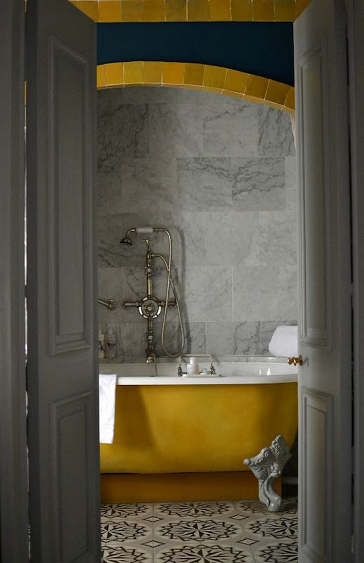 Top Inspiring Bathrooms Using Spicy Mustard Pantone