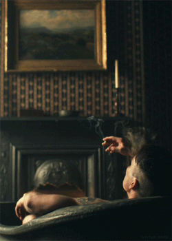 3 reasons to create a bathroom with a fireplace.bathroom with a fireplace#heat#romantic.http://www.maisonvalentina.net/en/inspiration-and-ideas/sem-categoria/ reasons-create-bathroom-with-a-fireplace