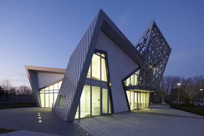 Roca London Gallery with the presence of Daniel Libeskind  Roca London Gallery with the presence of Daniel Libeskind dkkn villa libeskind prototype ext night 1 c frank marburger