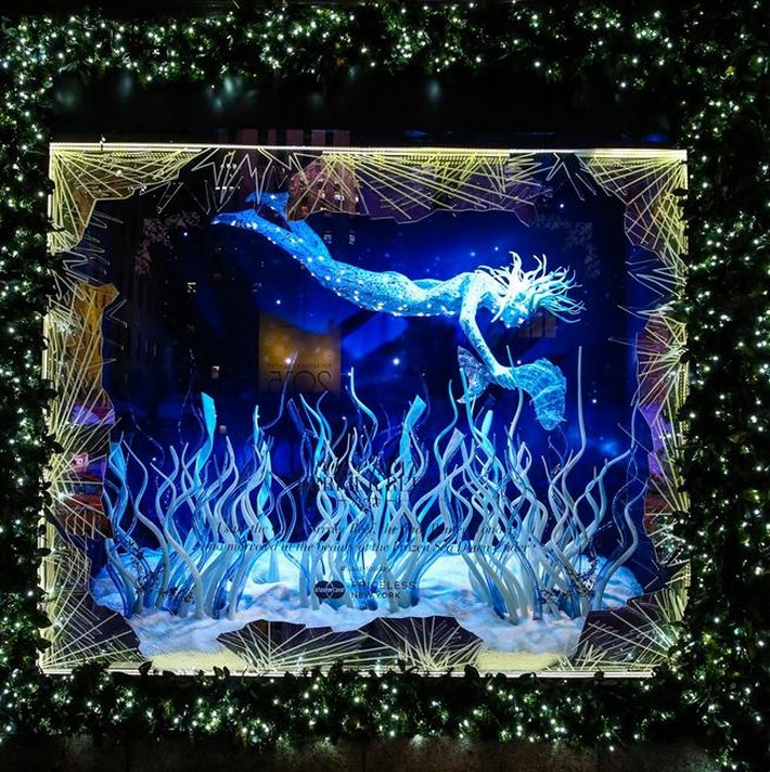 Best Holiday Window Displays