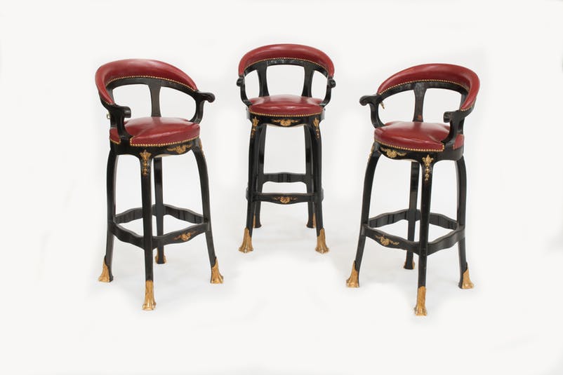 RITZ Paris RITZ Paris The RITZ Paris is Auctioning Amazing Pieces of Historic Furniture and Art 1517399833545849 Trois tabourets au Ritz Bar provenant du Ritz Paris Artcurial