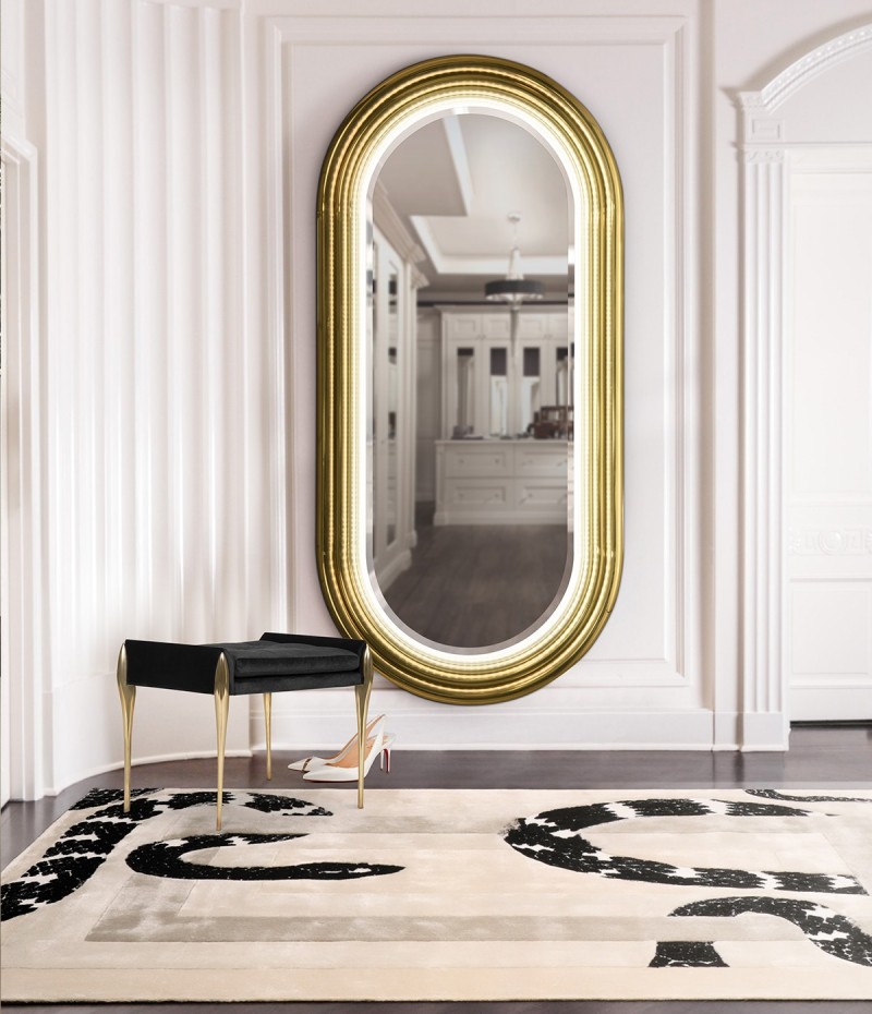 elegant-closet-with-colosseum-mirror-1