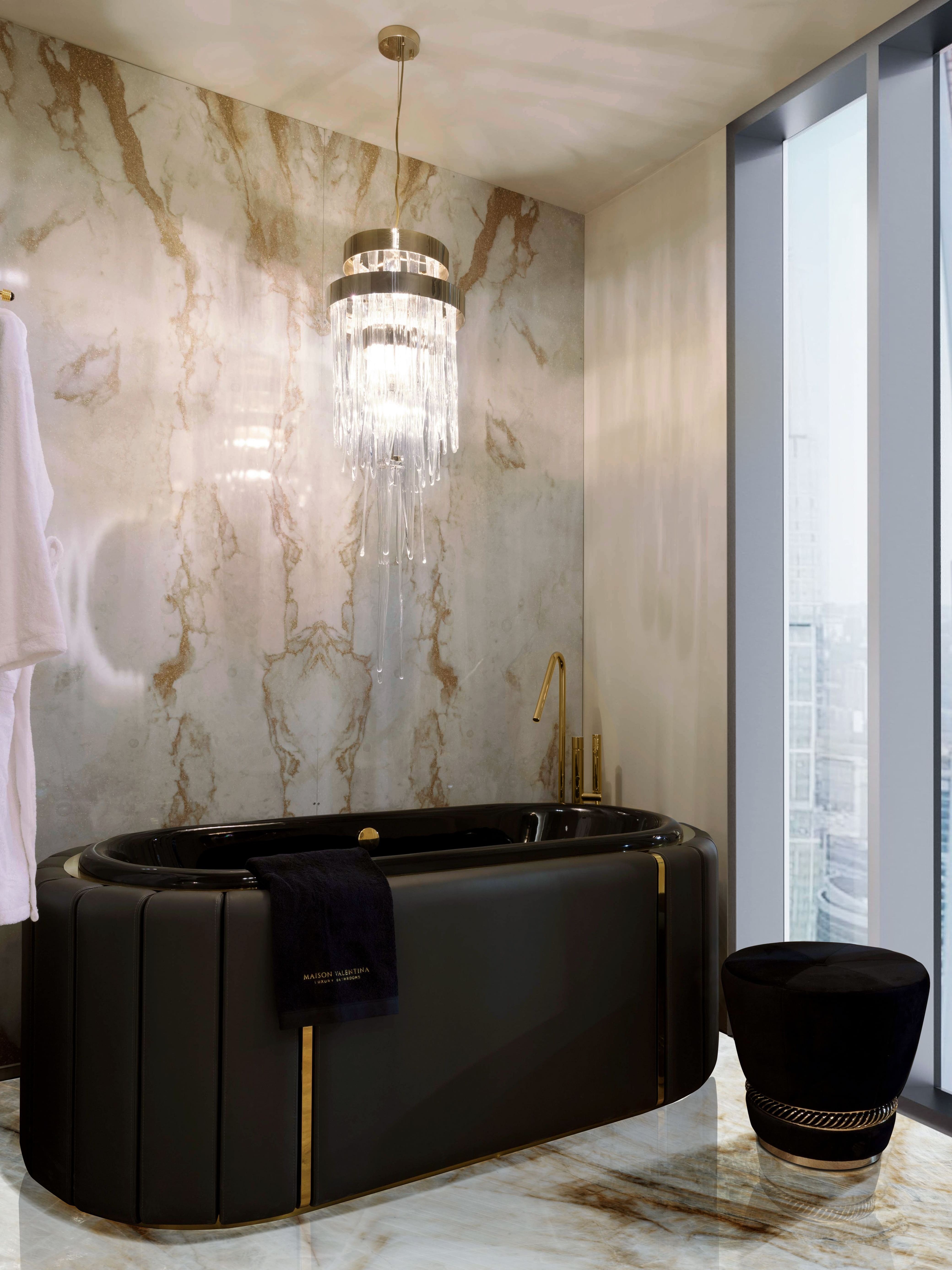 Neutral Bathroom Design With Amazing Marble Details