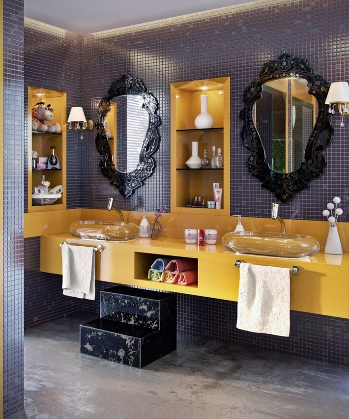 Halloween Bathroom Decor in Gold and Black Tones