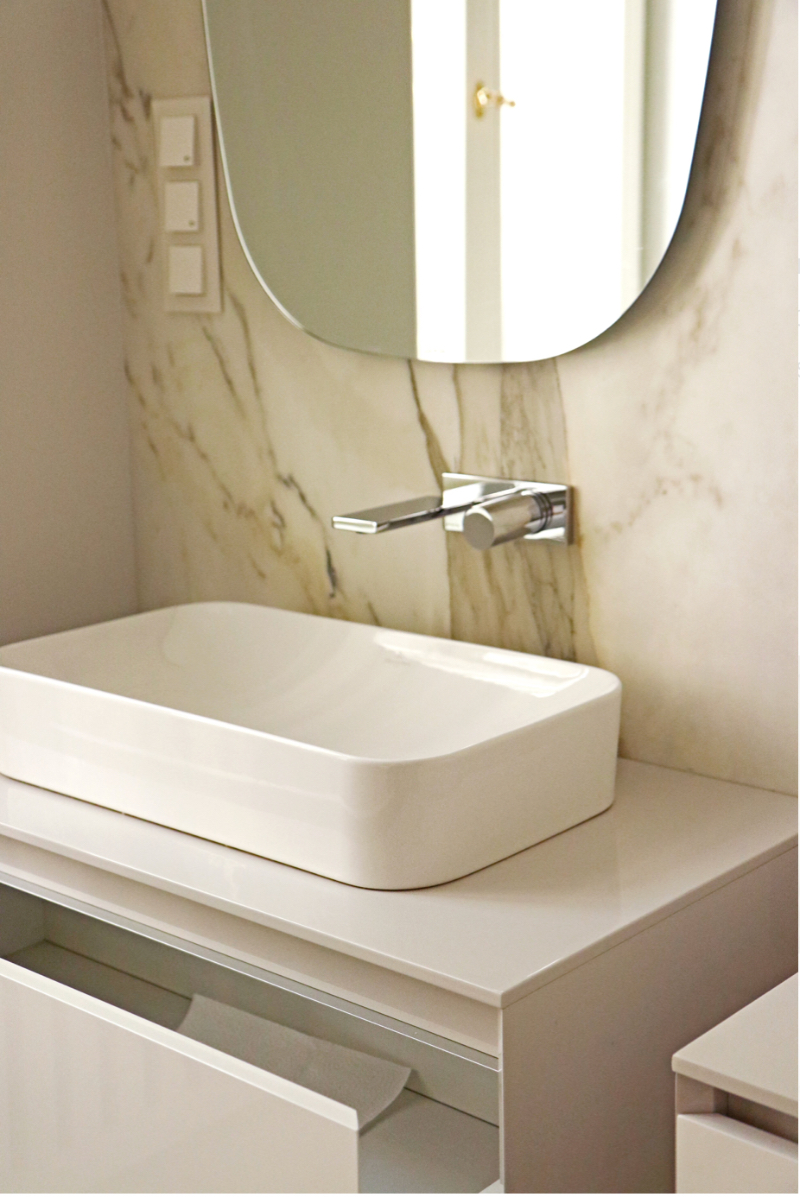 Artprojekt Interior Design Close up of Altbau Ku'damm bathroom's sink.