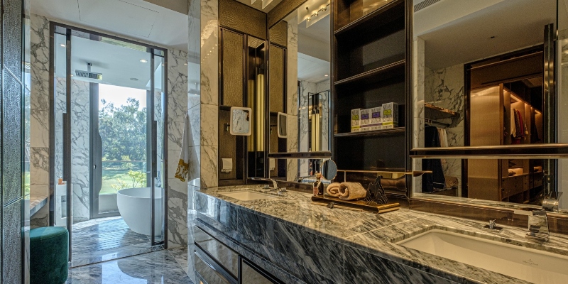 Amazing Modern Bathrooms Ideas from Miami Interior Designers - Hirsch Bedner Associates