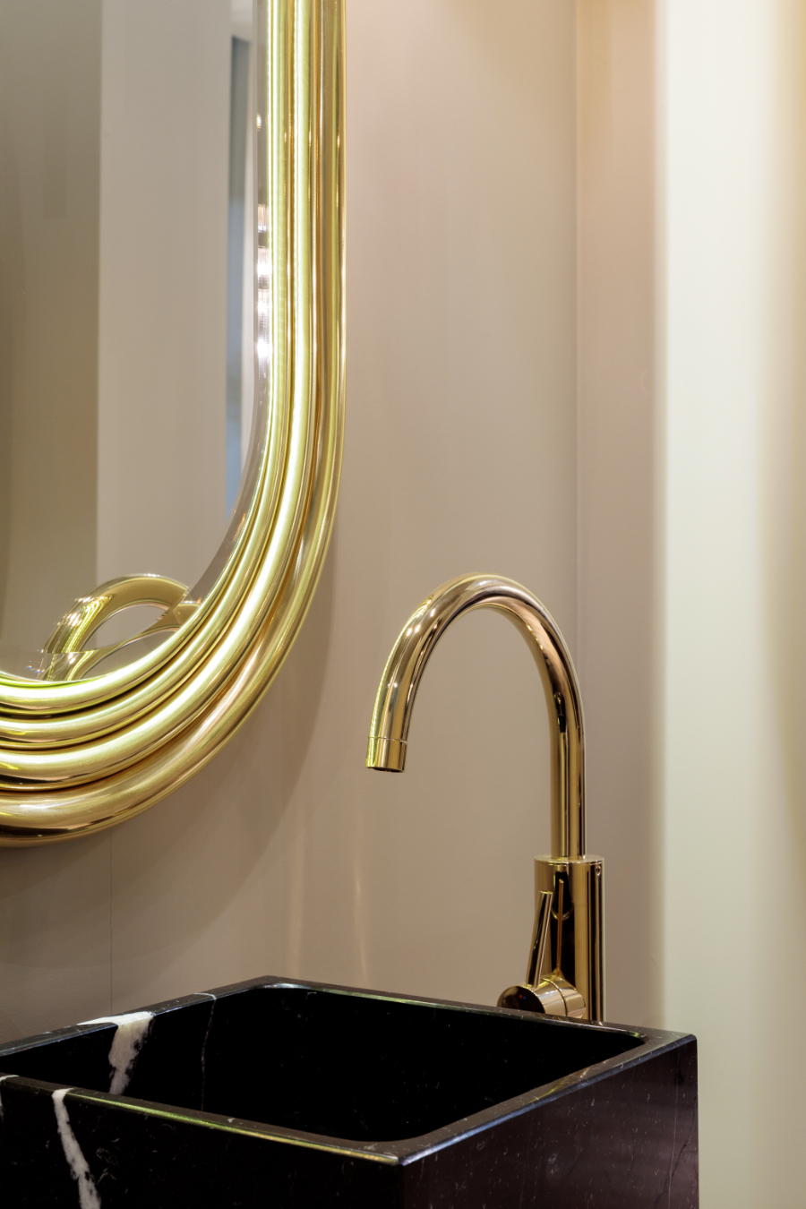 Salone Del Mobile 2022 Exquisite Bathroom Design Trends Colosseum Small Mirror