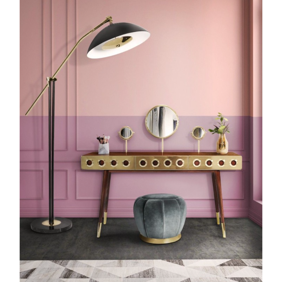 COLORFUL AND LUXURY DRESSING ROOM WITH MONOCLES DRESSING TABLE