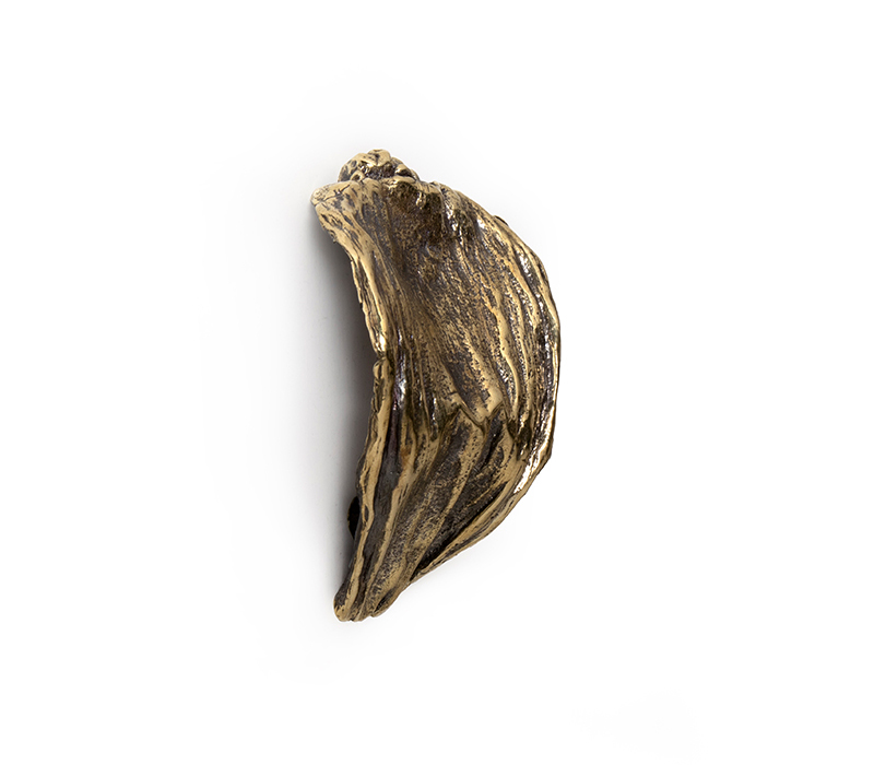 The Nile EA1030 Drawer Pull In Brass-3