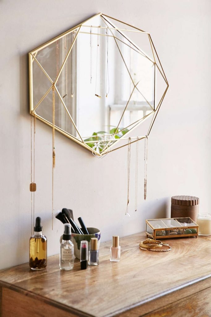 9 Wall Mirror Ideas That Will Give a Unique Look to Your Room