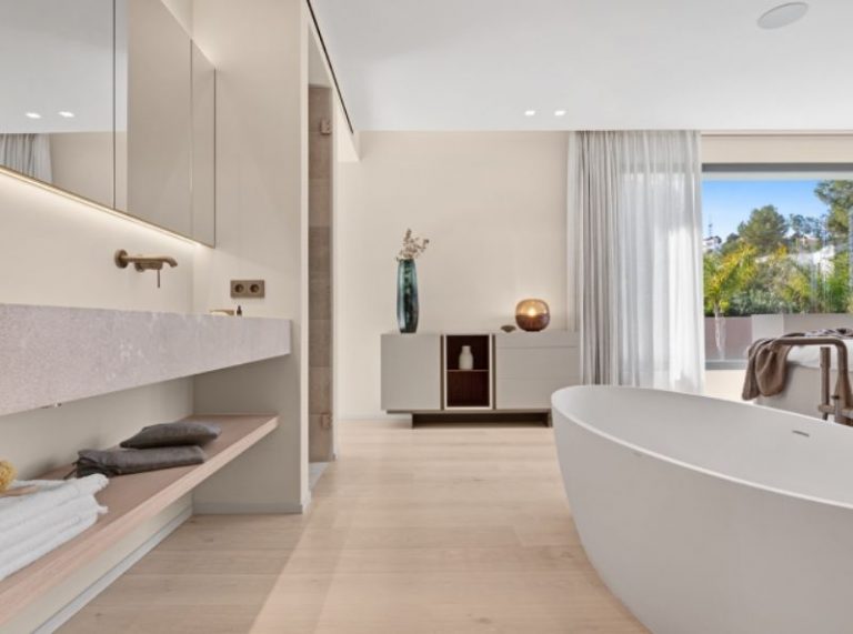 Fresh Bathroom Ideas by Top 20 Palma de Mallorca Interior Designers
